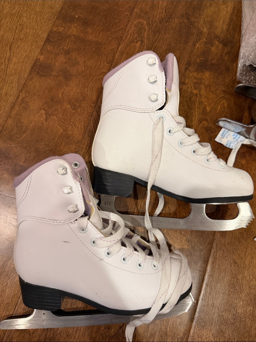JACKSON White and purple Pink Kids Lace-Up Figure Ice Skates